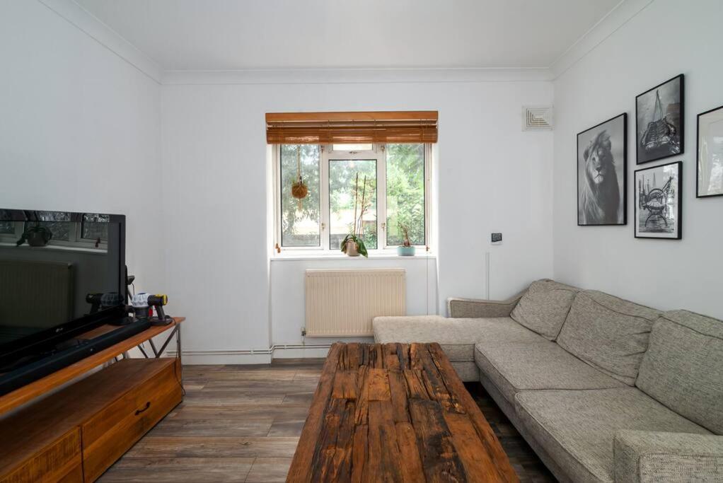 Stylish And Well Equipped Flat In Stockwell Apartamento Londres Exterior foto